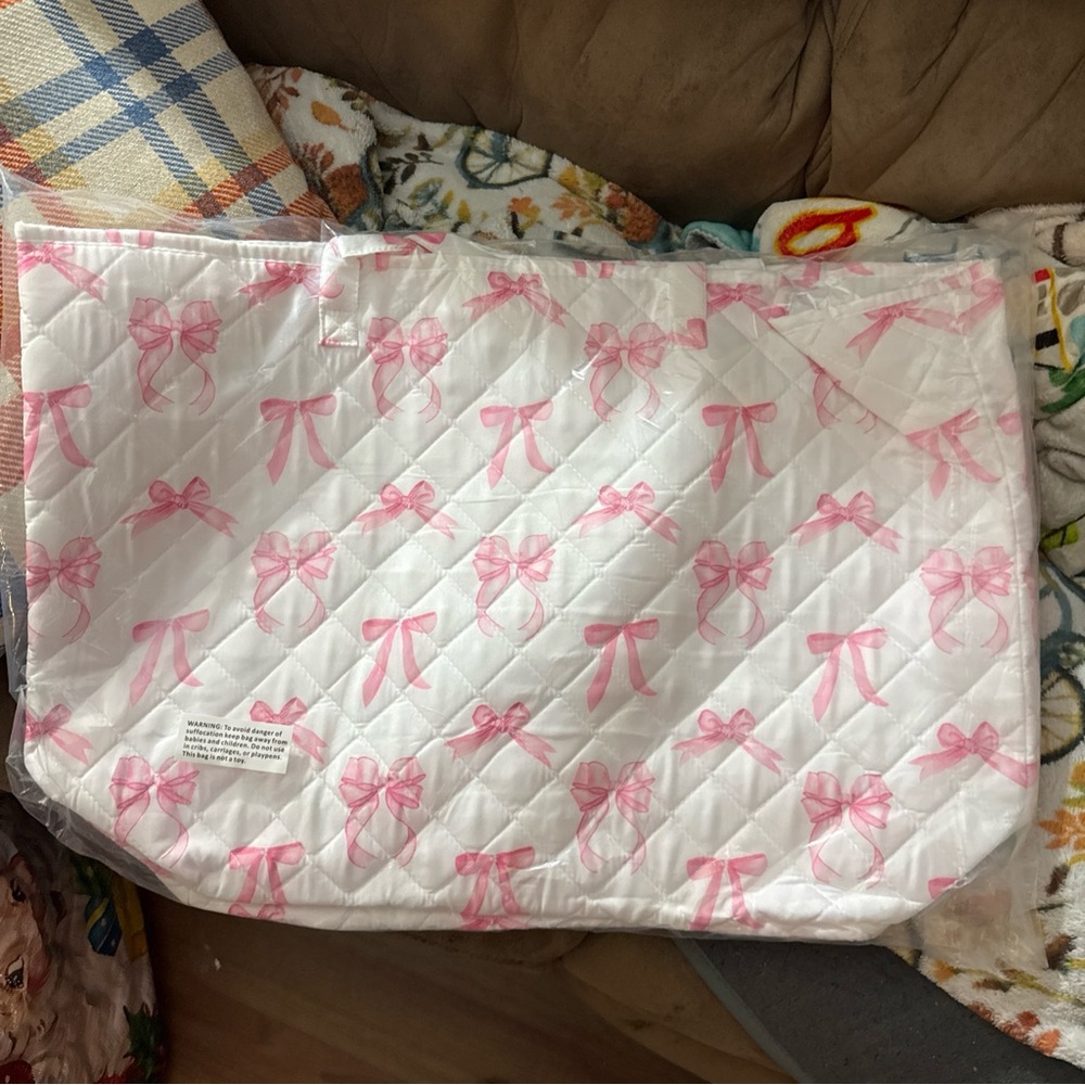 Charming Pink Bow Quilted Bedding Quilt